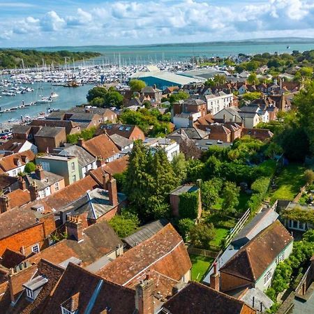 Stunning Luxury Apartment In Central Lymington Exterior photo
